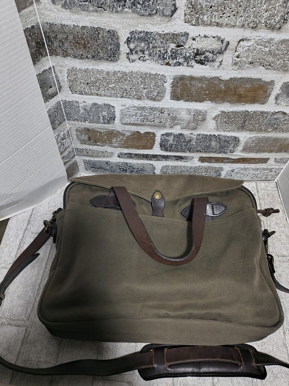 Filson 256 Original Briefcase Otter Green Leather Made USA